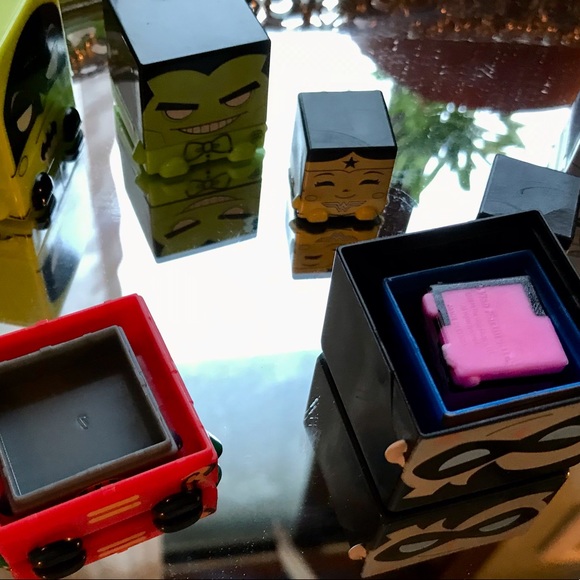 DC Comic Superhero Cubes Plastic Mini Stacking Nesting Cube Character Toys - Picture 10 of 11